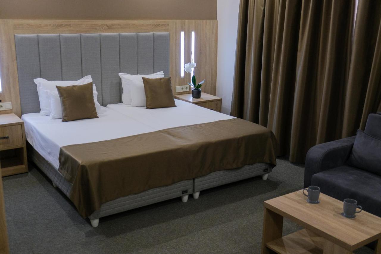 Sps Hotel Plovdiv Esterno foto