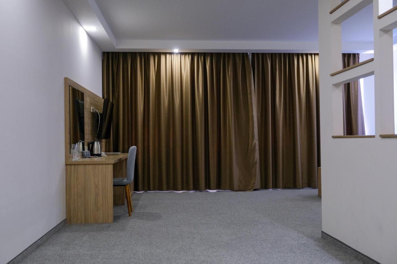 Sps Hotel Plovdiv Esterno foto