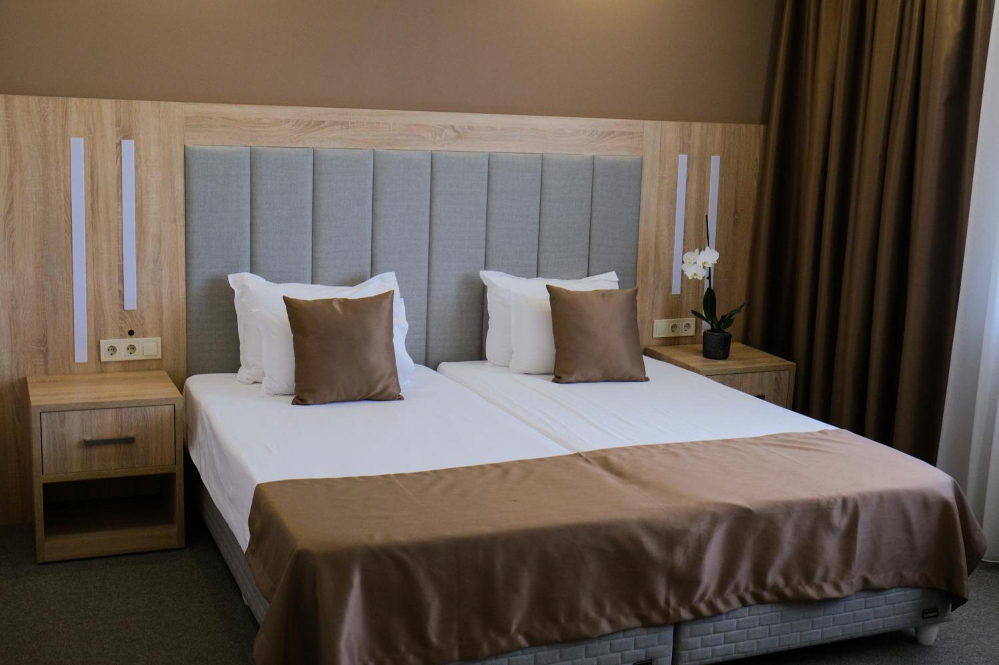 Sps Hotel Plovdiv Esterno foto